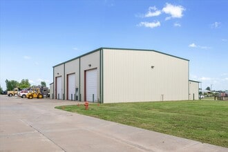 13020 S Sunnylane Rd, Moore, OK à louer Photo de l’immeuble– Image 2 sur 8