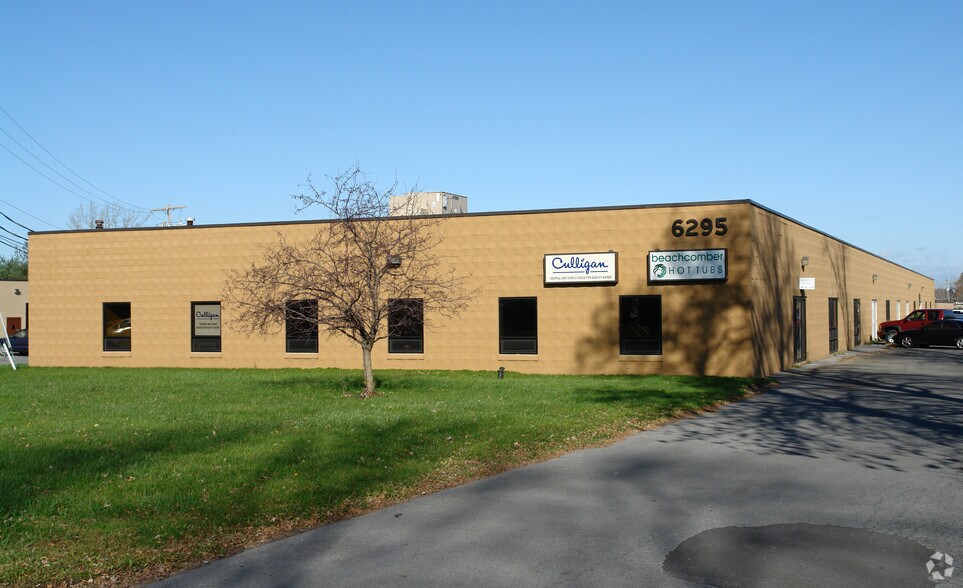 6295 E Molloy Rd, East Syracuse, NY à louer - Photo de l’immeuble – Image 2 sur 4