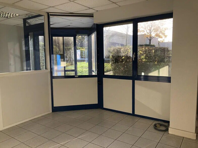 Bureau dans Pacé à louer - Photo de l’immeuble – Image 3 sur 5