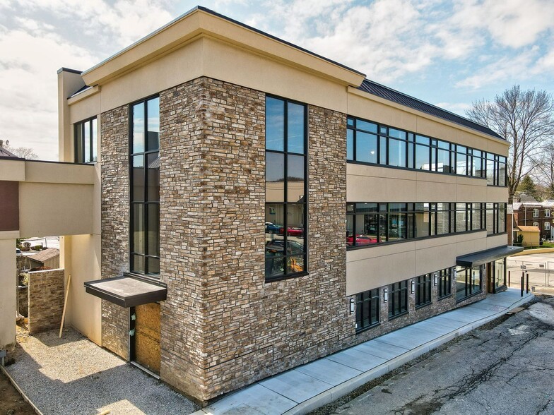 5035 Township Line Rd, Drexel Hill, PA à louer - Photo de l’immeuble – Image 3 sur 9