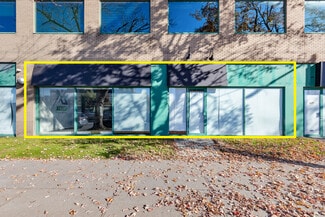 Plus de détails pour 6525-6529 Décarie Boul, Montréal, QC - Bureau/Local commercial, Local commercial à louer