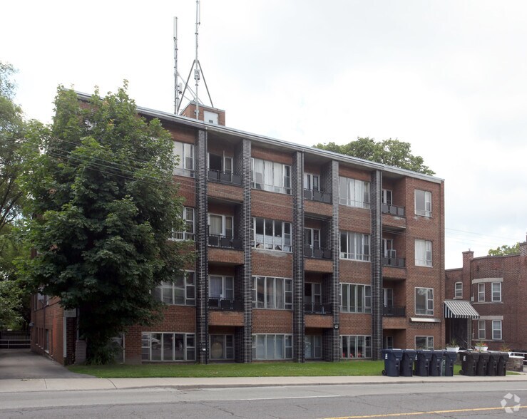 171 St Clair Ave E, Toronto, ON à louer - Photo principale – Image 1 sur 2