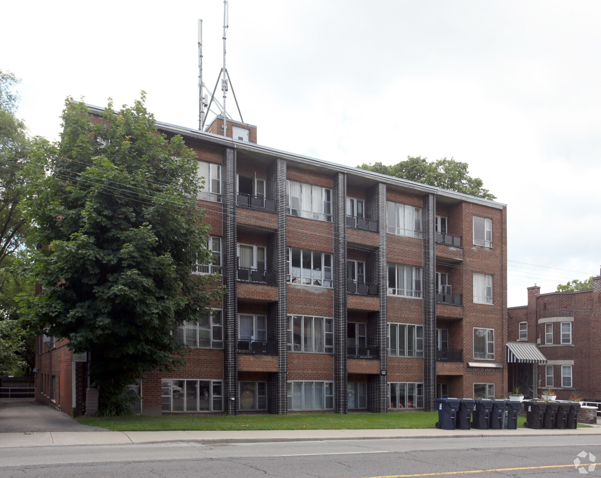 171 St Clair Ave E, Toronto, ON à louer Photo principale– Image 1 sur 3