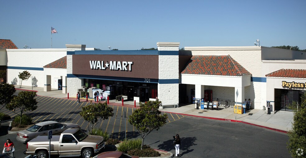 525-663 W Central Ave, Lompoc, CA à louer - Photo de l’immeuble – Image 2 sur 8