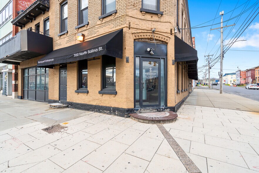 700 N Salina St, Syracuse, NY à vendre - Photo de l’immeuble – Image 1 sur 29