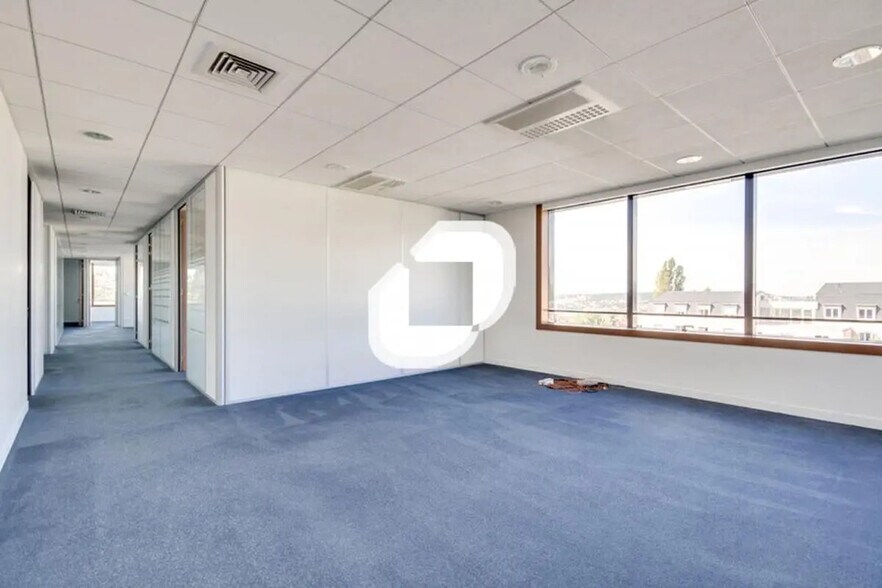 Bureau dans Noisy-le-Grand à louer - Photo de l’immeuble – Image 3 sur 5