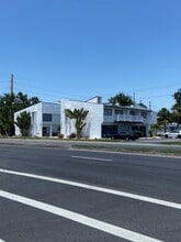 2015 S Tuttle Ave, Sarasota, FL à louer Photo intérieure– Image 1 sur 11