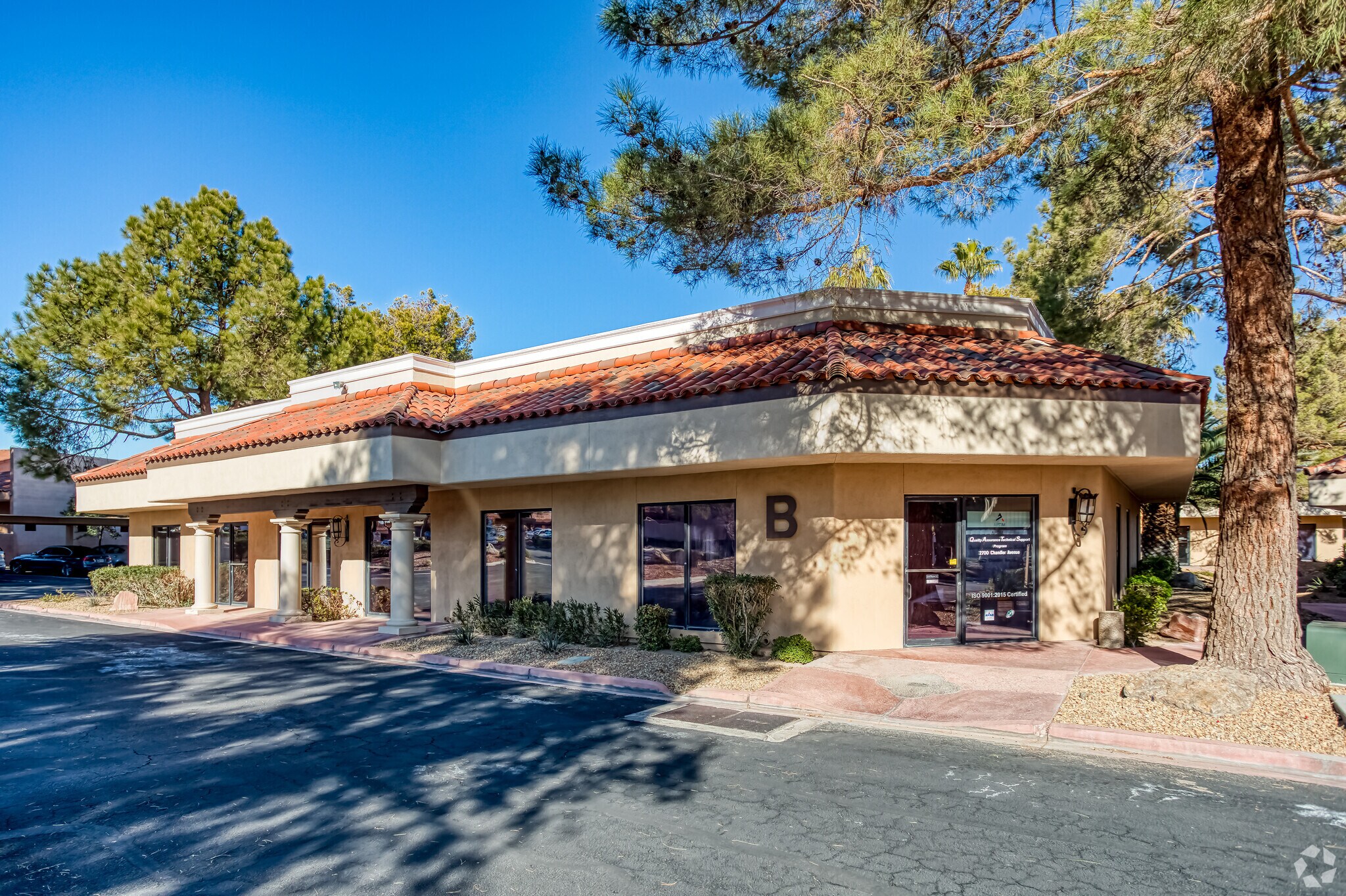 2700 E Chandler Ave, Las Vegas, NV à vendre Photo principale– Image 1 sur 13