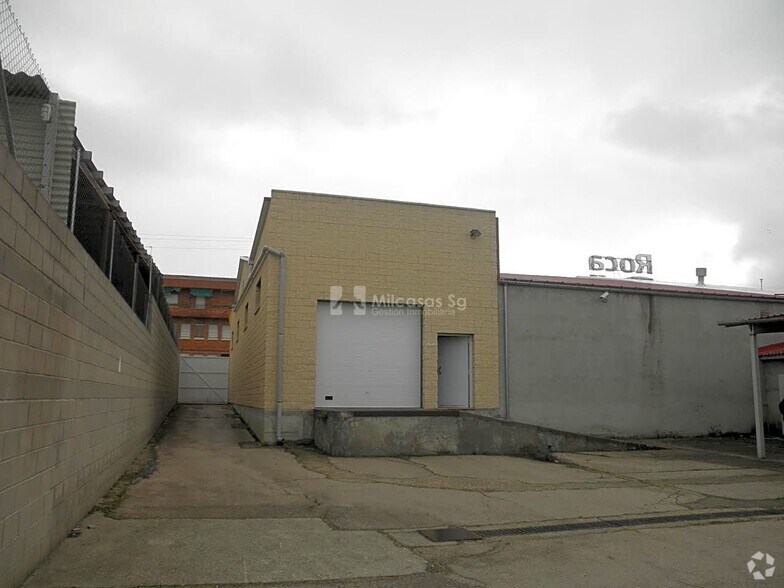Industriel/Logistique dans Segovia, Segovia à vendre - Photo de l’immeuble – Image 2 sur 23