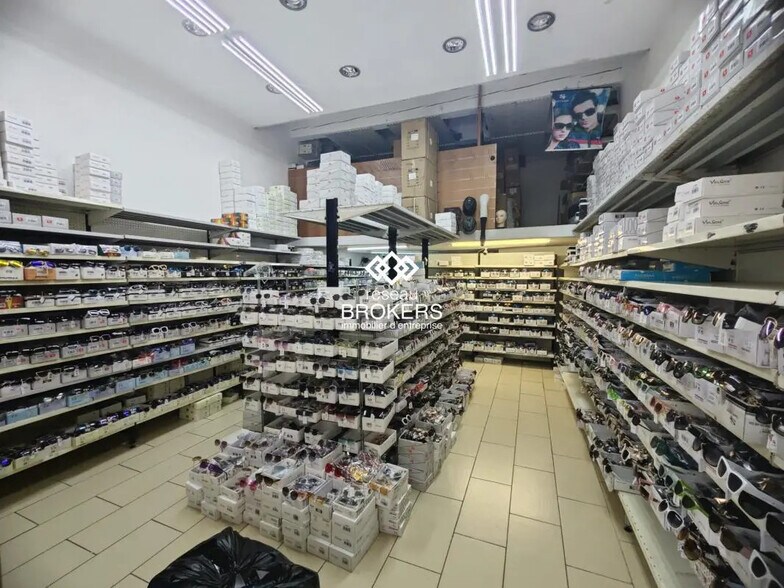 Local commercial dans Marseille à vendre - Photo de l’immeuble – Image 1 sur 3