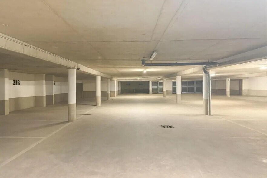 Industriel/Logistique dans Paris à louer - Photo de l’immeuble – Image 2 sur 6