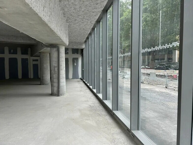 Local commercial dans Lille à louer - Photo de l’immeuble – Image 3 sur 14