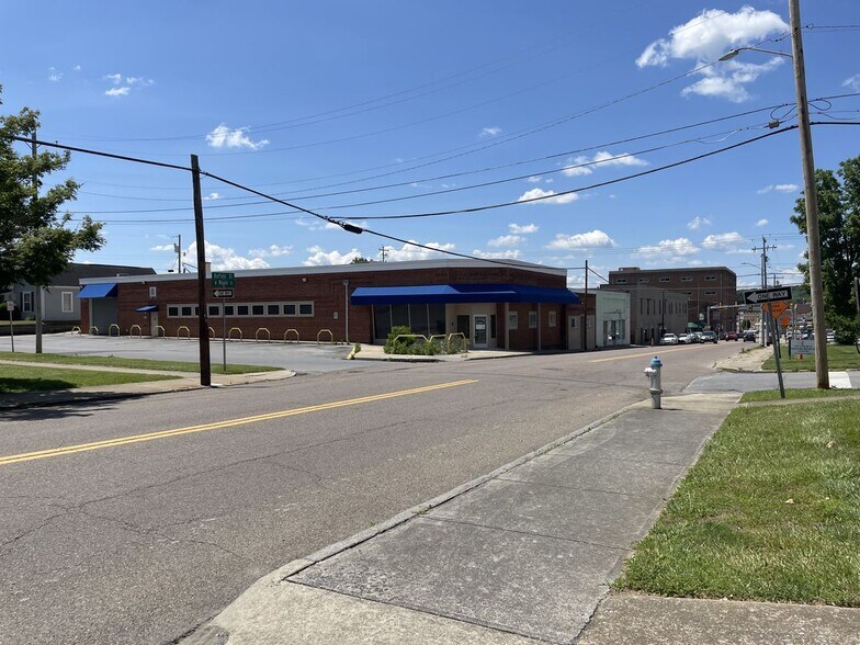 812 Buffalo St, Johnson City, TN à louer - Photo de l’immeuble – Image 3 sur 9