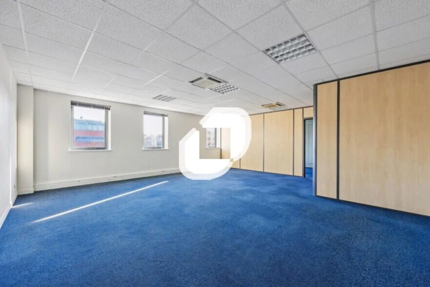Bureau dans Bussy-Saint-Georges à louer - Photo intérieure – Image 3 sur 11