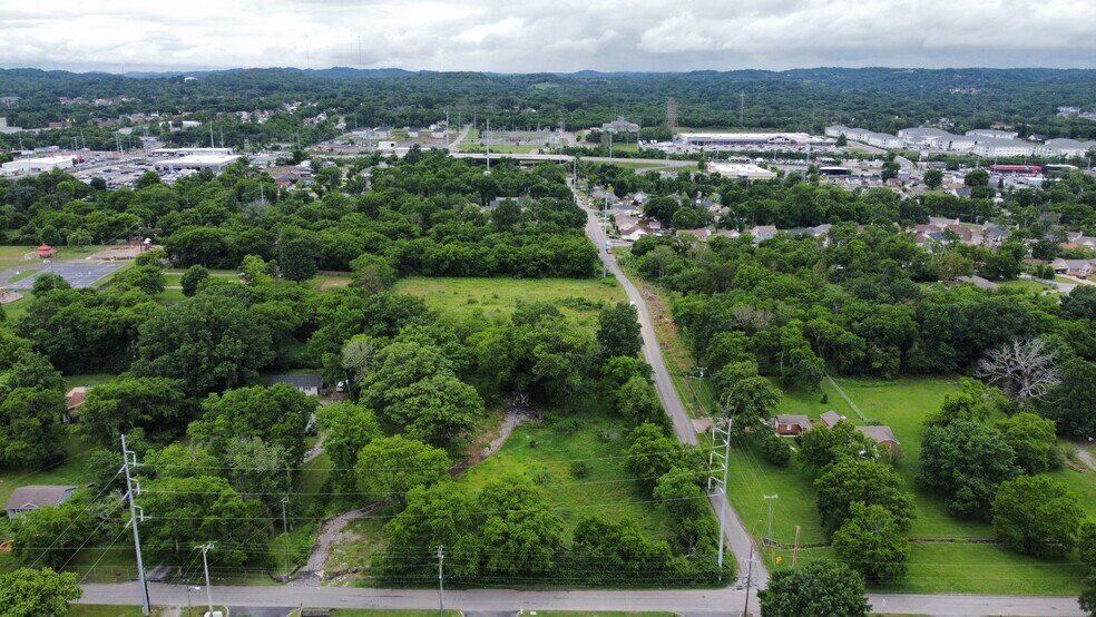 1017 Pierce Rd, Madison, TN à vendre - Photo de l’immeuble – Image 3 sur 4