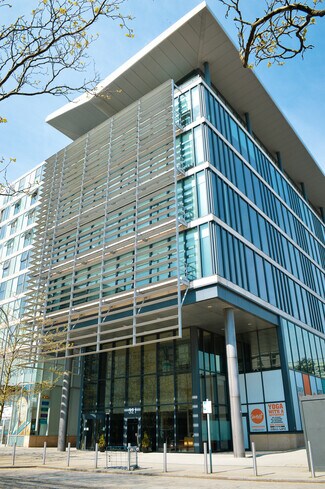 Plus de détails pour 321 Avebury Blvd, Milton Keynes - Bureau à louer