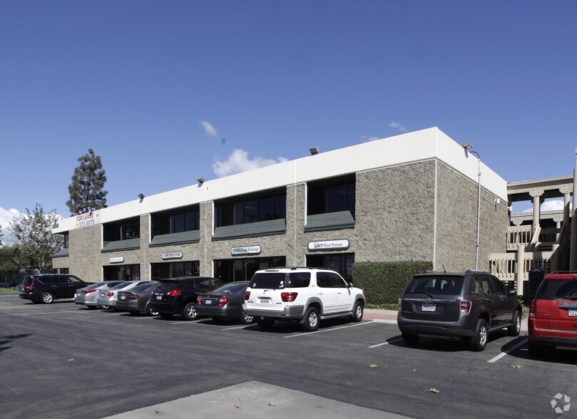 12832 Valley View St, Garden Grove, CA à vendre - Photo de l’immeuble – Image 3 sur 3