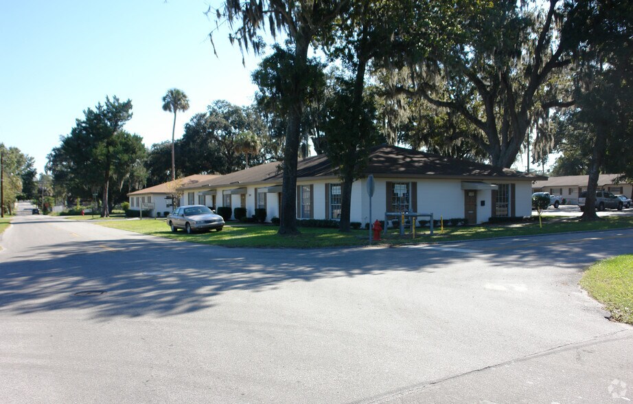 807 SW 3rd Ave, Ocala, FL à louer - Photo de l’immeuble – Image 2 sur 8