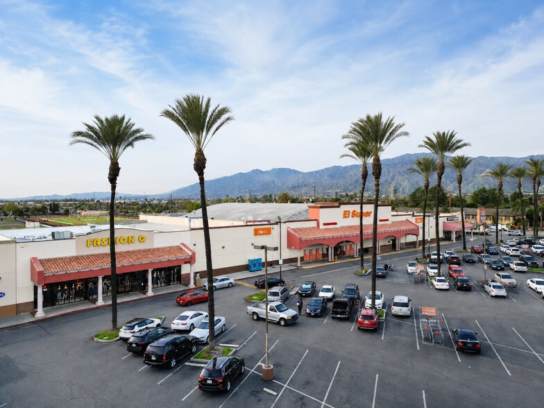 1405-1453 N Azusa Ave, Covina, CA à louer - Photo de l’immeuble – Image 3 sur 9