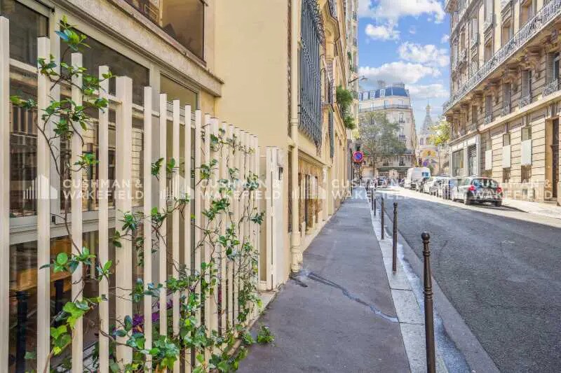 Bureau dans Paris à louer - Photo de l’immeuble – Image 2 sur 2