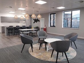 Manor Royal, Crawley à louer Photo intérieure– Image 1 sur 3