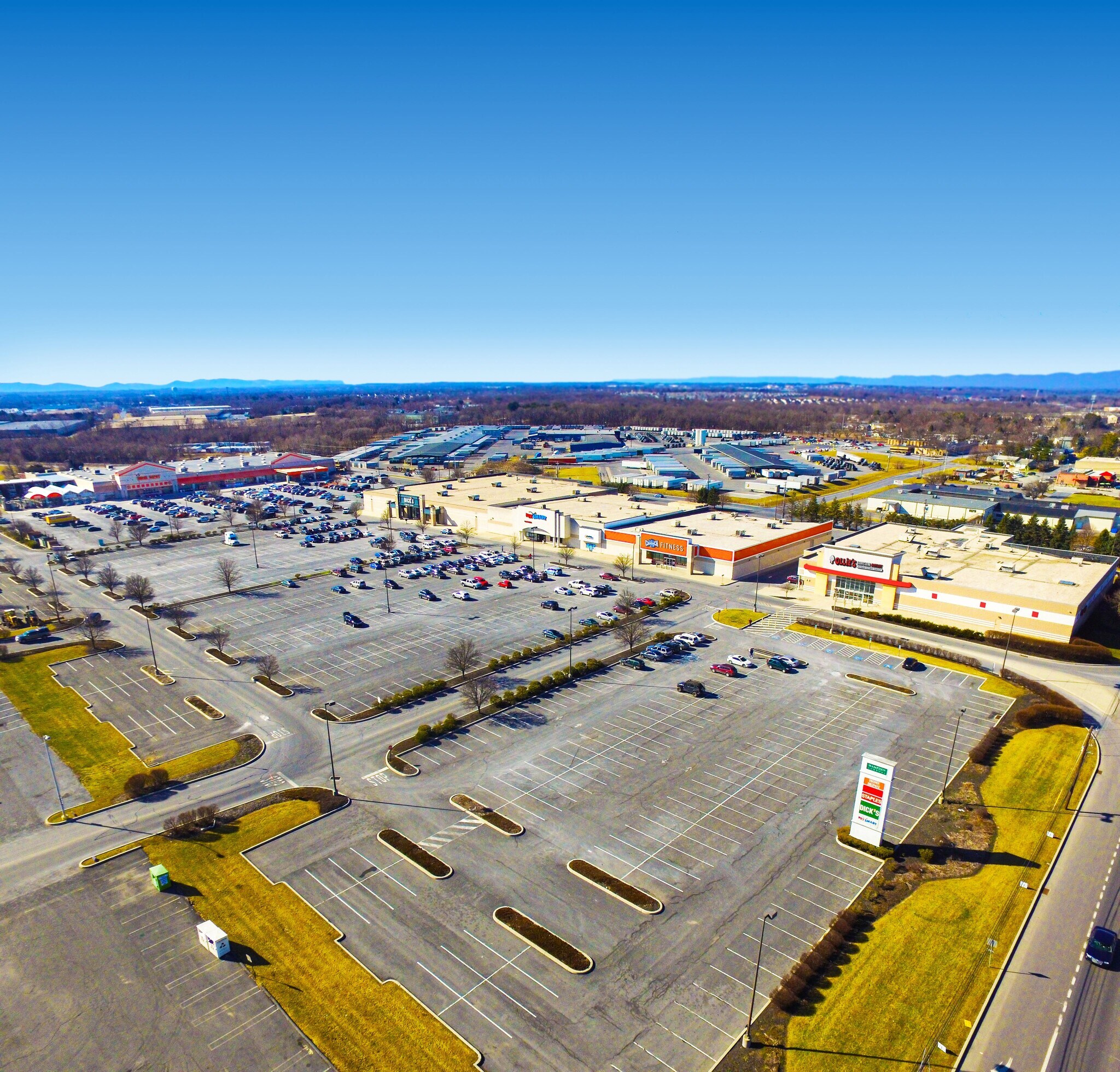 6000 Carlisle Pike, Mechanicsburg, PA à louer Photo de l’immeuble– Image 1 sur 2