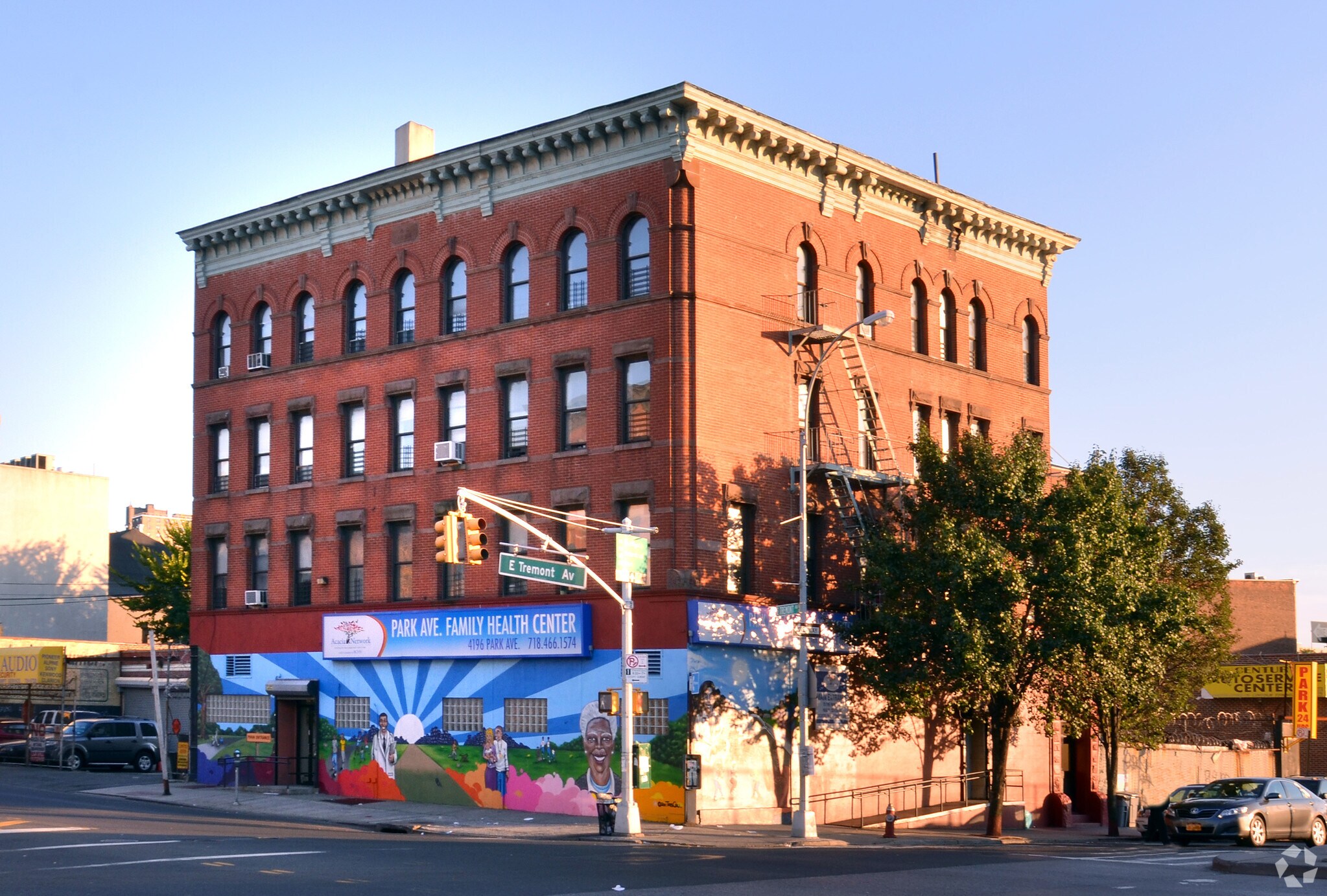 4196 Park Ave, Bronx, NY à louer Photo principale– Image 1 sur 4