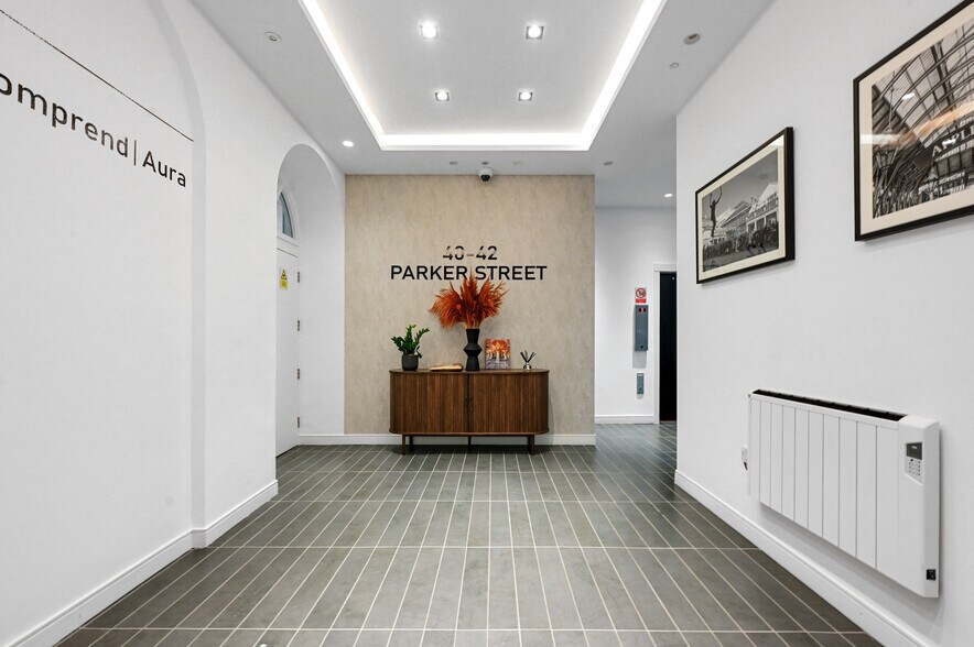 40-42 Parker St, Londres à louer - Photo de l’immeuble – Image 2 sur 9