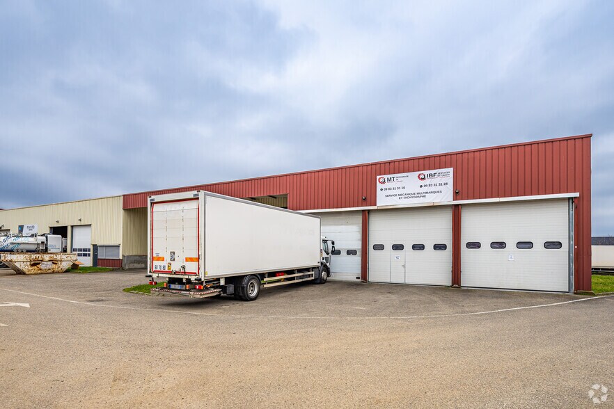 15 Avenue De Montmartin, Corbas à louer - Photo de l’immeuble – Image 2 sur 36