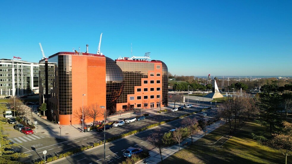 Paseo de las Doce Estrellas, 2, Madrid, Madrid à louer - Vidéo sur l’annonce professionnelle – Image 2 sur 5