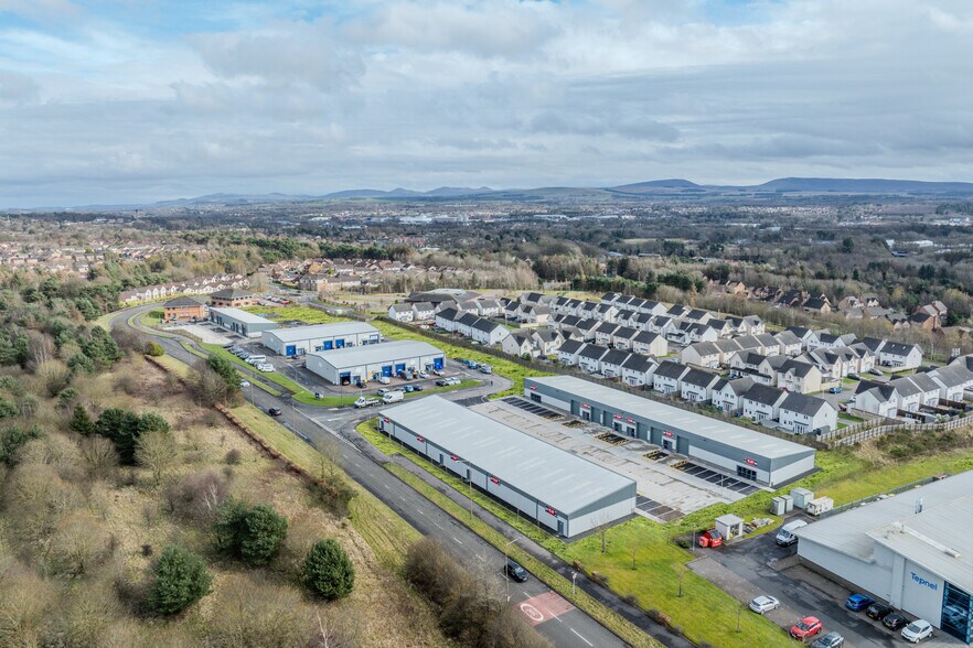 Appleton Parkway, Livingston à louer - Photo de l’immeuble – Image 1 sur 10