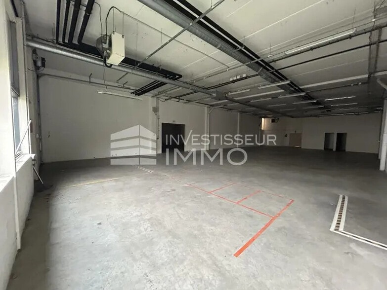Local d’activités dans Cergy à louer - Photo intérieure – Image 2 sur 9