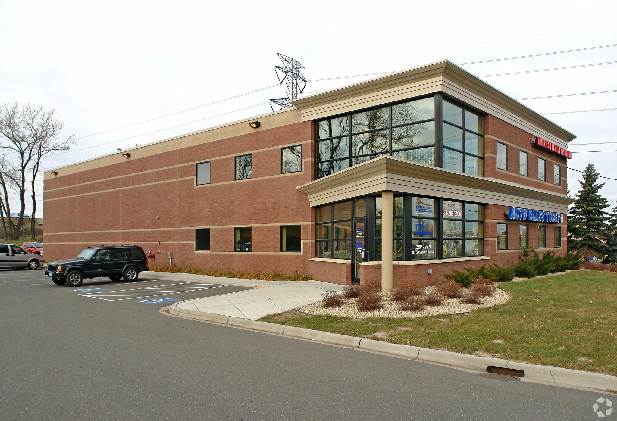 2597-2599 N Cleveland Ave, Roseville, MN à vendre Photo principale– Image 1 sur 14