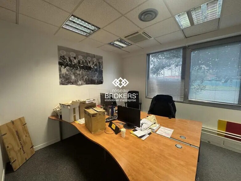 Bureau dans La Courneuve à louer - Photo intérieure – Image 2 sur 4