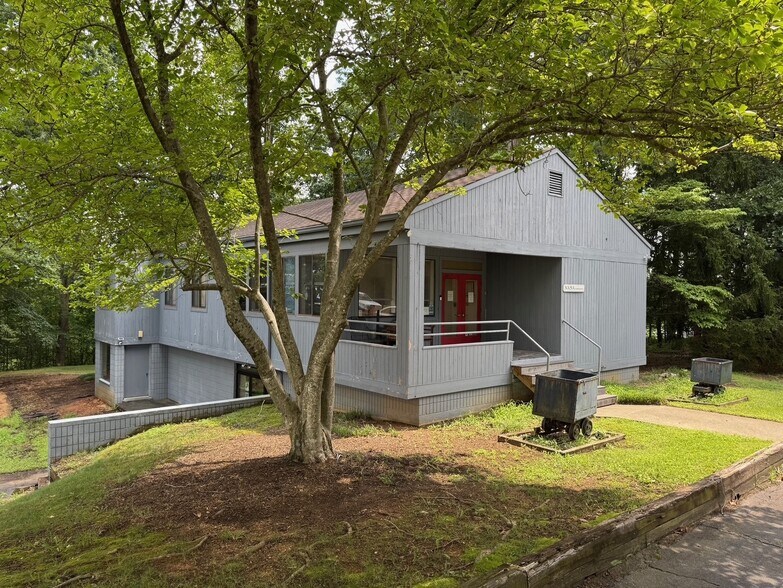 3343 Mineral Dr, Earlysville, VA à vendre - Photo de l’immeuble – Image 2 sur 8