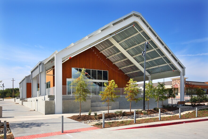 1717 E Spring Creek Pky, Plano, TX à louer - Photo de l’immeuble – Image 1 sur 8