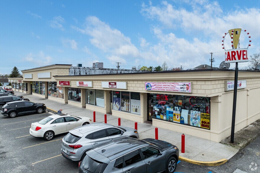 4222-4258 Hicksville Rd, Bethpage, NY à louer - Photo de l’immeuble – Image 2 sur 4