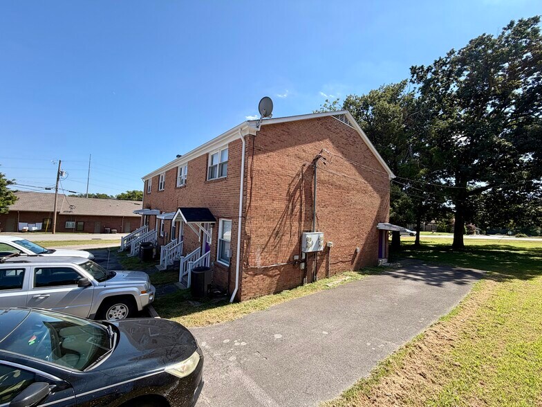 1012-1018 Hickory Hill Ln, Hermitage, TN à vendre - Photo de l’immeuble – Image 3 sur 13
