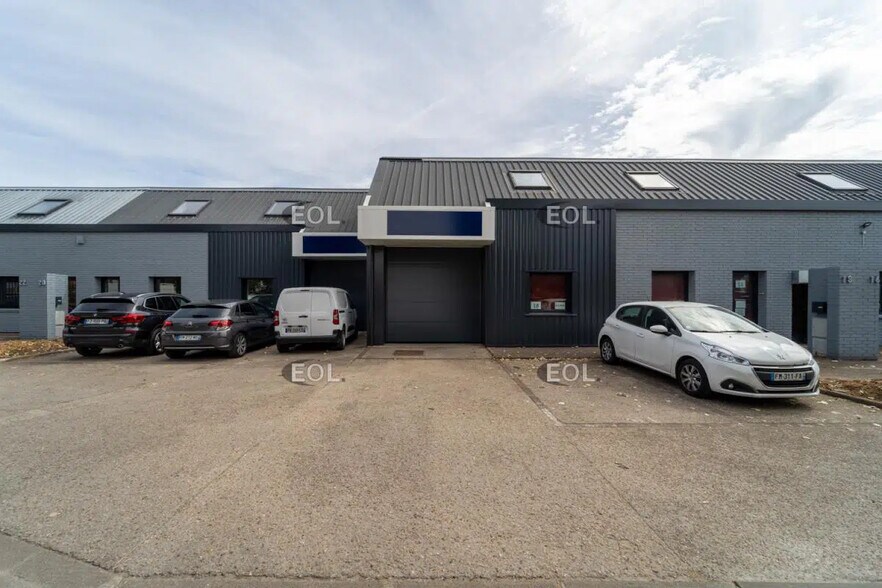 4-42 Rue Paul Claudel, Évry-Courcouronnes à louer - Photo de l’immeuble – Image 1 sur 3