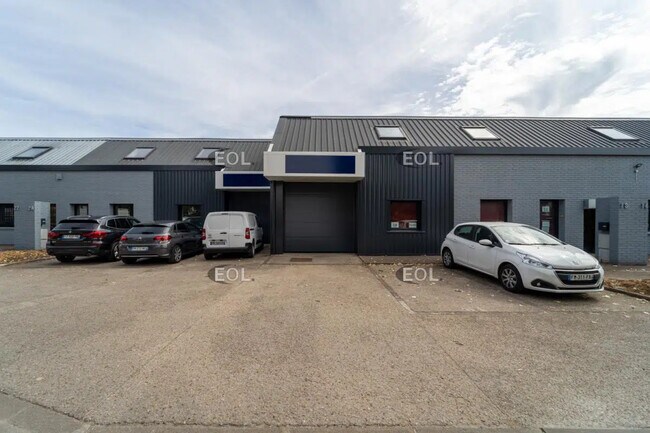 Plus de détails pour 4-42 Rue Paul Claudel, Évry-Courcouronnes - Bureau, Local d'activités à louer