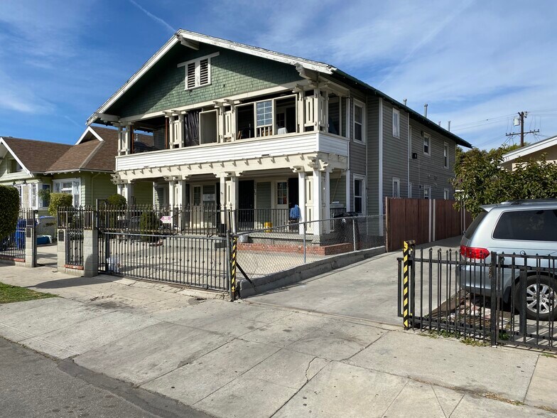 239 W 43rd St, Los Angeles, CA à vendre - Photo de l’immeuble – Image 2 sur 42