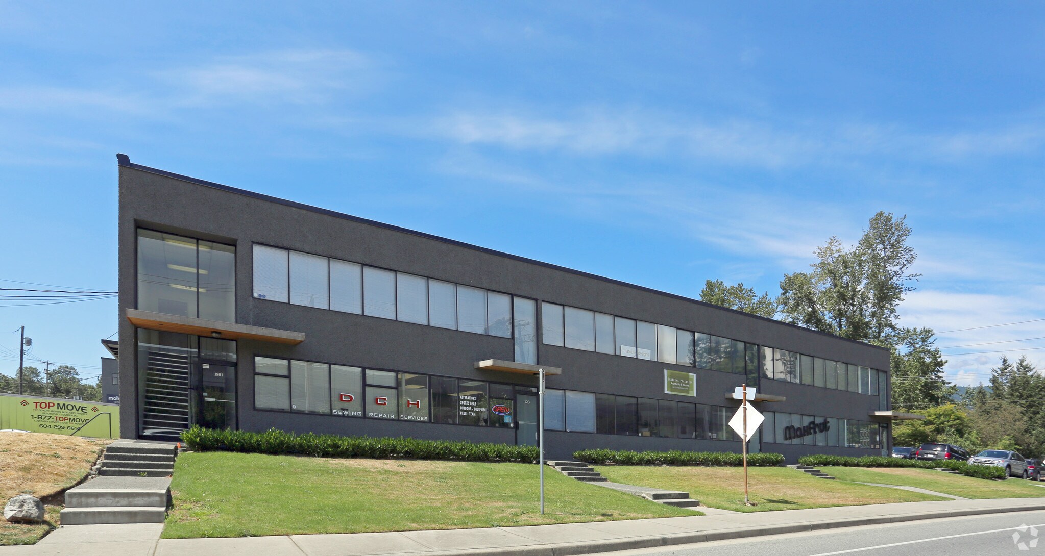 1801 Welch St, North Vancouver District, BC à vendre Photo principale– Image 1 sur 5