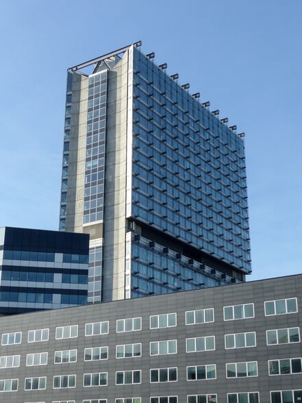 11 Parvis De Rotterdam, Lille à louer - Photo de l’immeuble – Image 2 sur 13