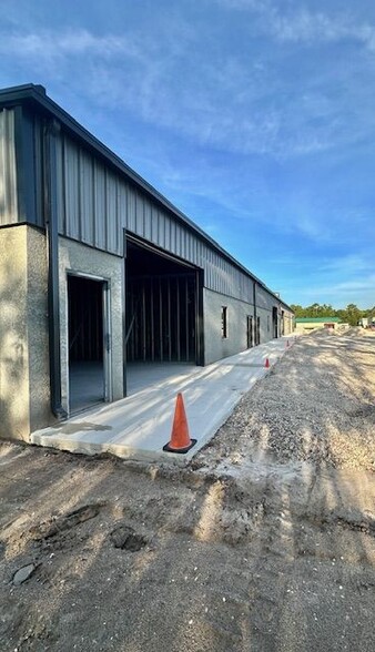 4921 Lena Rd, Bradenton, FL à louer - Photo de la construction – Image 3 sur 9