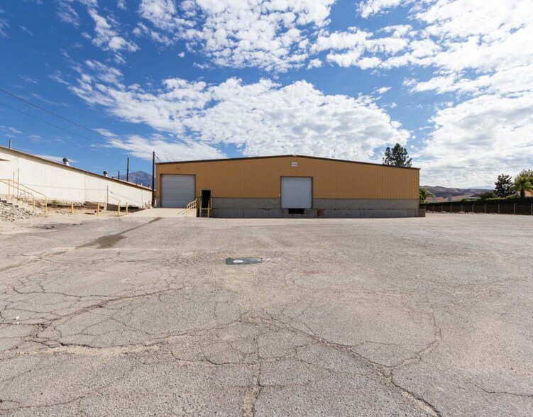 1500 Crafton Ave, Mentone, CA à louer - Photo de l’immeuble – Image 3 sur 8