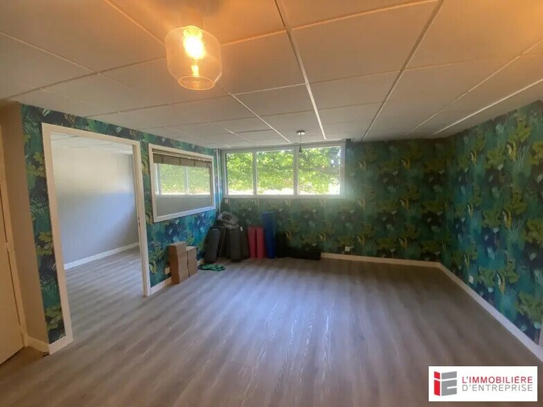 Local commercial dans Dinard à louer - Photo intérieure – Image 2 sur 3