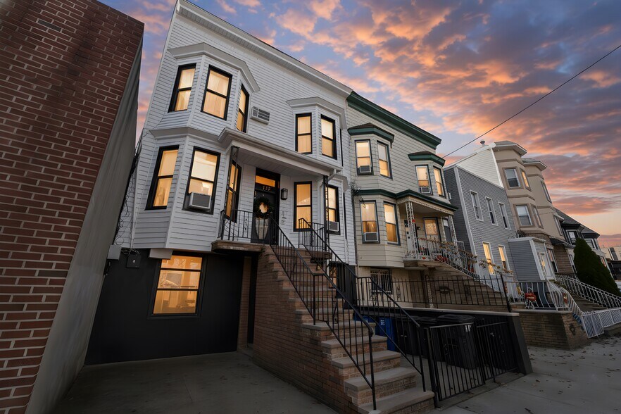 179 Hackensack Plank Rd, Weehawken, NJ à vendre - Photo de l’immeuble – Image 2 sur 57