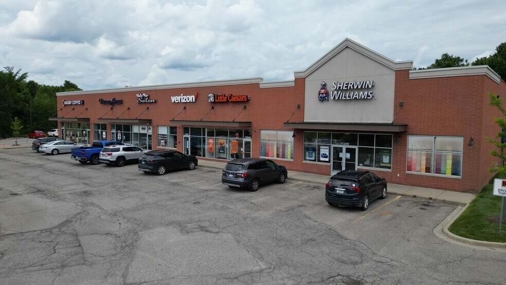 M-59 Rd, Hartland, MI à louer - Photo de l’immeuble – Image 3 sur 35