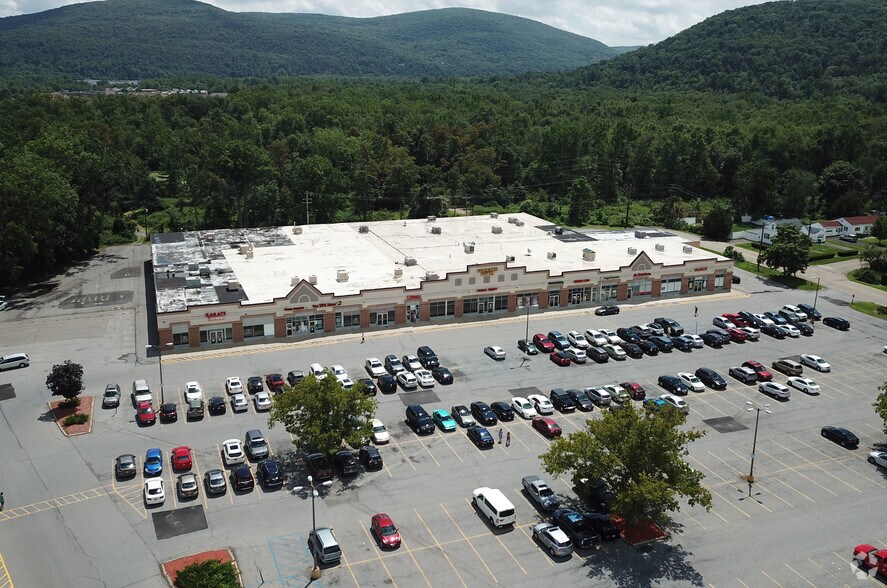 986 Main St, Fishkill, NY à louer - Aérien – Image 3 sur 28