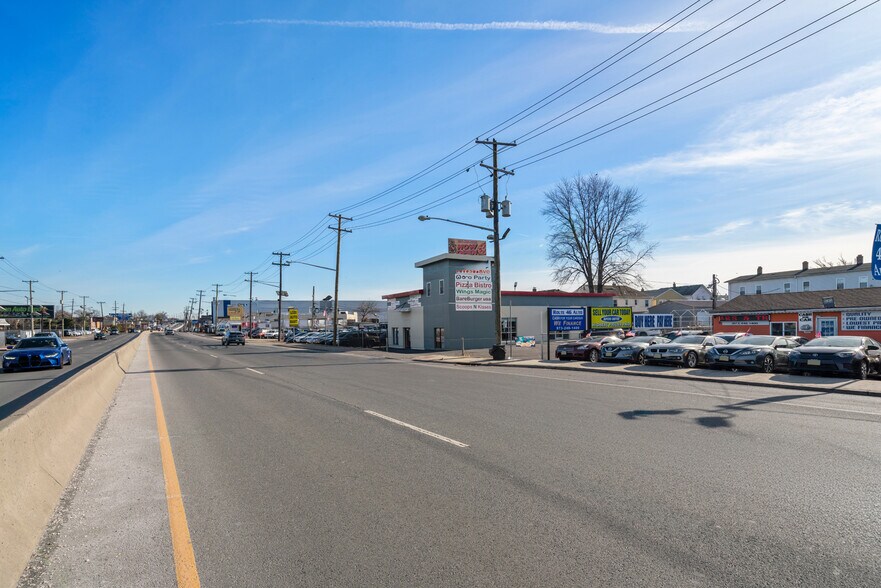 72 Route 46 E, Lodi, NJ à vendre - Photo de l’immeuble – Image 2 sur 9